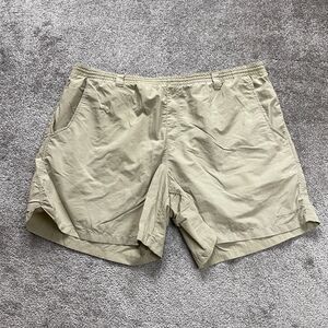 Columbia PFG Omni Shade Chino Shorts Mens 42 Beige Elastic Zip Pocket Outdoor